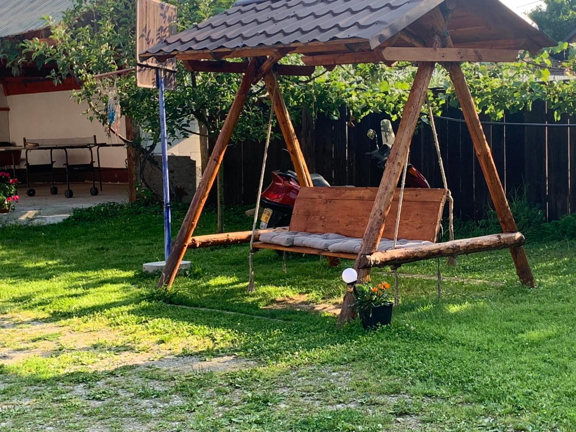Hotel Casa Mari Cîrţişoara Exterior foto